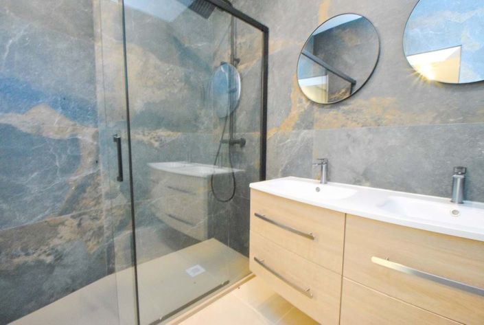 Image No.10-2 Bed Semi-Detached for sale