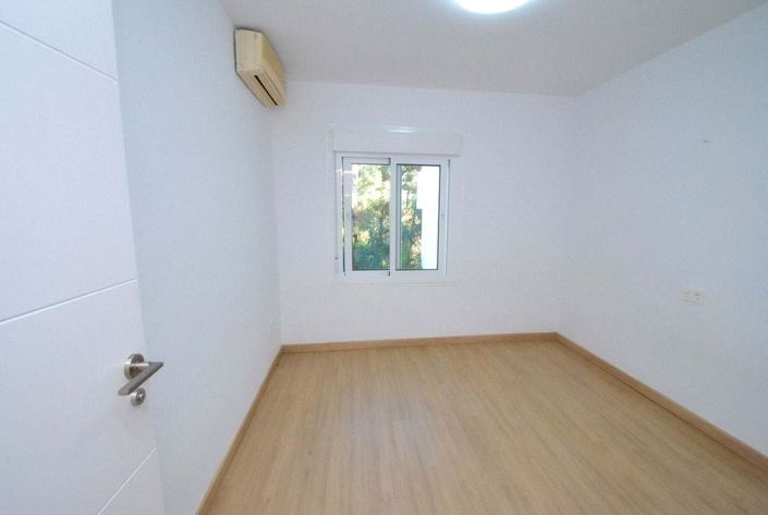 Image No.11-2 Bed Semi-Detached for sale