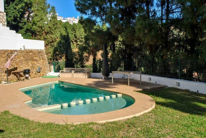 Image No.17-2 Bed Semi-Detached for sale