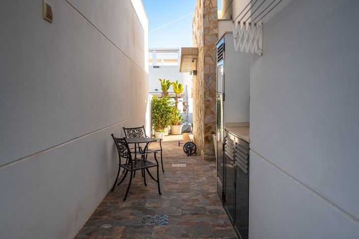 Image No.34-3 Bed Villa for sale