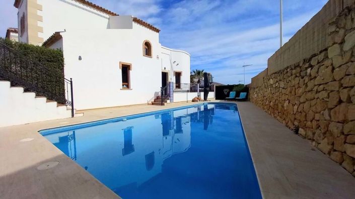 Image No.1-4 Bed Villa for sale