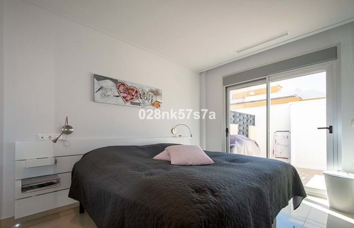 Image No.11-3 Bed Townhouse for sale