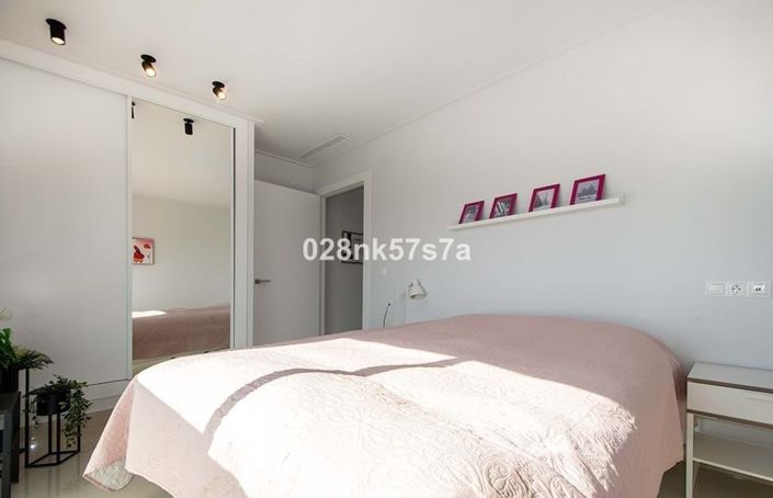 Image No.13-3 Bed Townhouse for sale