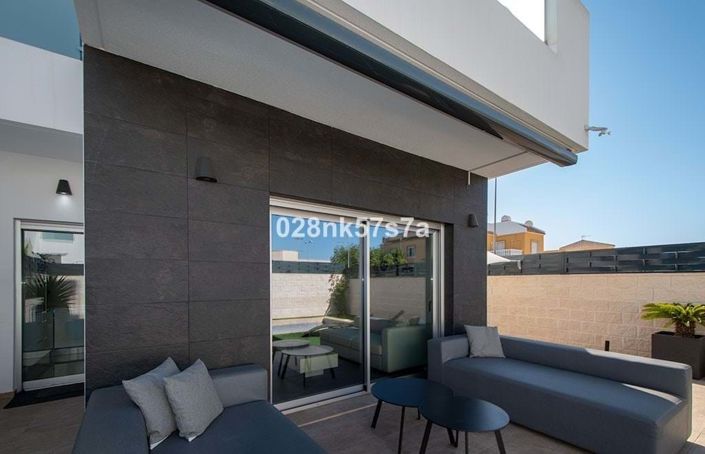 Image No.28-3 Bed Townhouse for sale