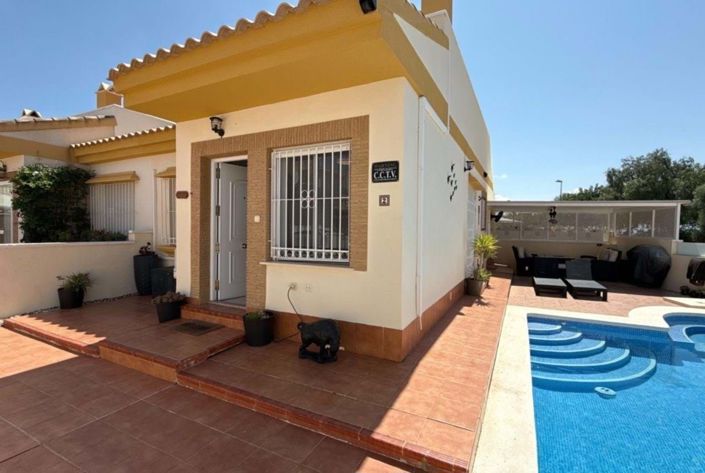 Image No.1-3 Bed Villa for sale