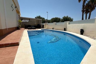 1447-639023-78d1f4f8b6655591b02d22fabb36a692d