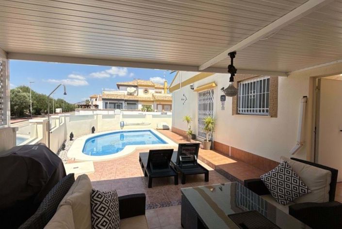 Image No.3-3 Bed Villa for sale