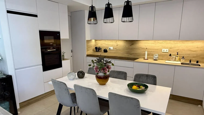 Image No.8-3 Bed Apartment for sale