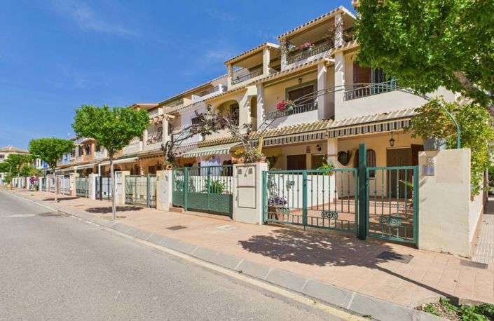 Image No.1-4 Bed Townhouse for sale
