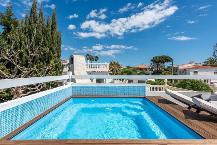 Image No.1-3 Bed Villa for sale