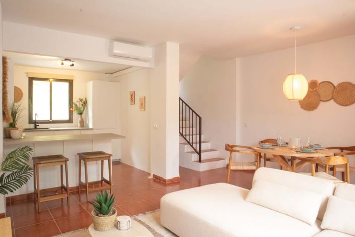 Image No.1-3 Bed Townhouse for sale