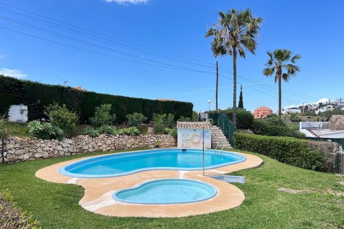 Image No.1-2 Bed Villa for sale