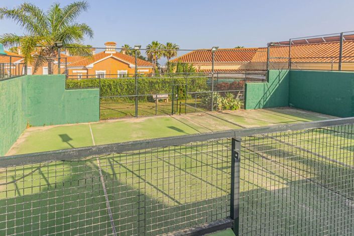 Image No.18-4 Bed Townhouse for sale