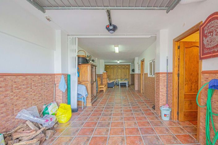 Image No.19-4 Bed Townhouse for sale