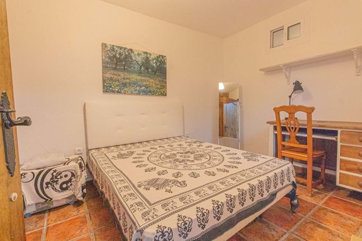 Image No.22-4 Bed Townhouse for sale