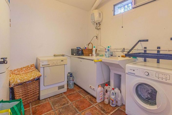 Image No.24-4 Bed Townhouse for sale