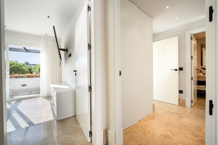 Image No.22-3 Bed Townhouse for sale