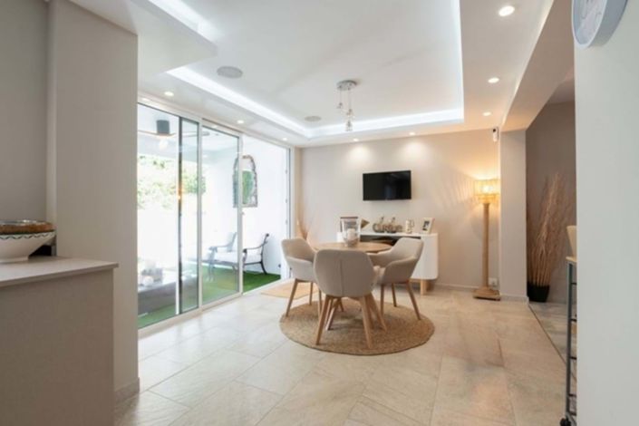 Image No.3-4 Bed Townhouse for sale