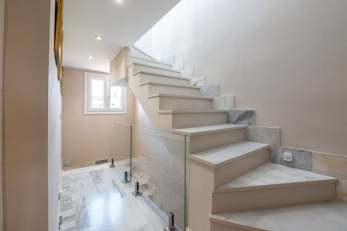 Image No.32-4 Bed Townhouse for sale