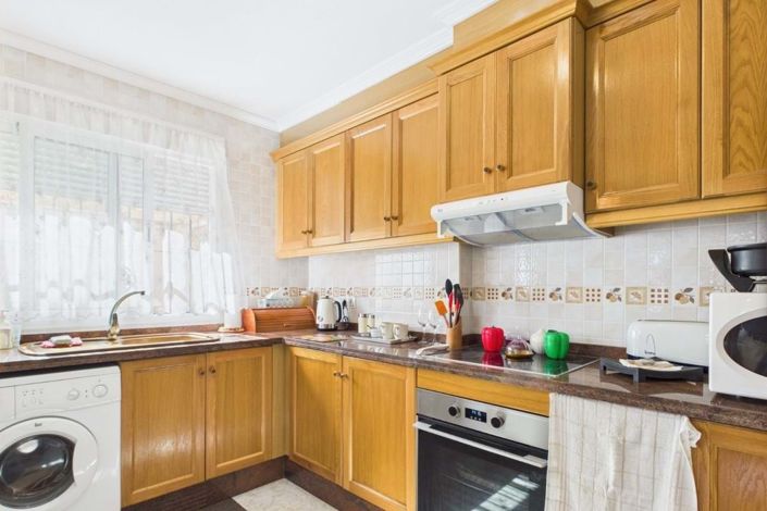 Image No.12-2 Bed Townhouse for sale