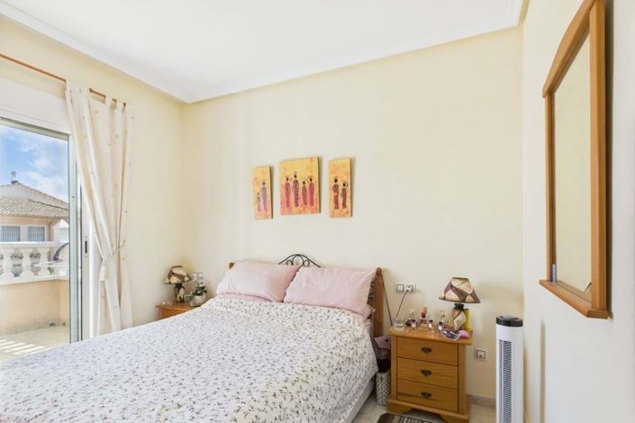 Image No.24-2 Bed Townhouse for sale