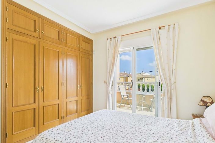 Image No.25-2 Bed Townhouse for sale