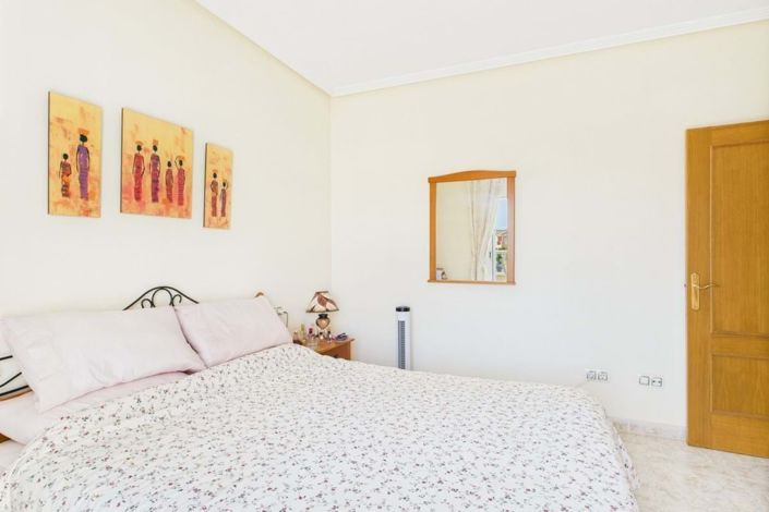 Image No.29-2 Bed Townhouse for sale