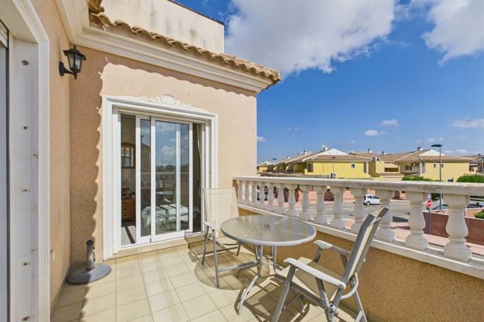 Image No.33-2 Bed Townhouse for sale