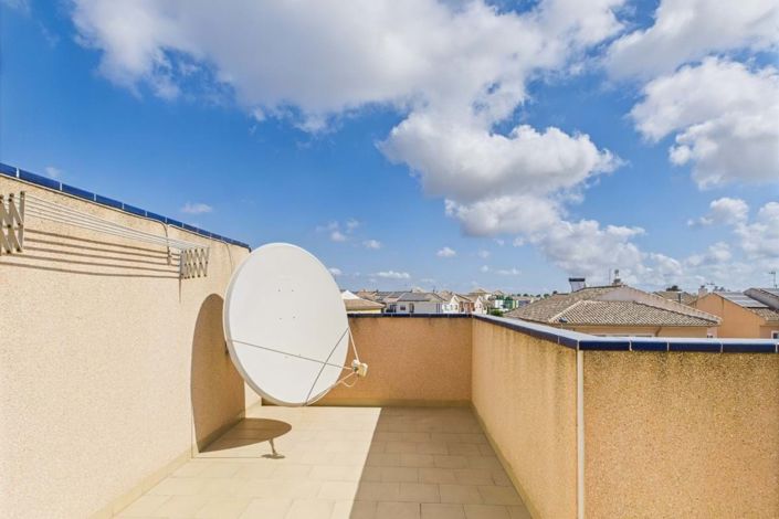 Image No.35-2 Bed Townhouse for sale