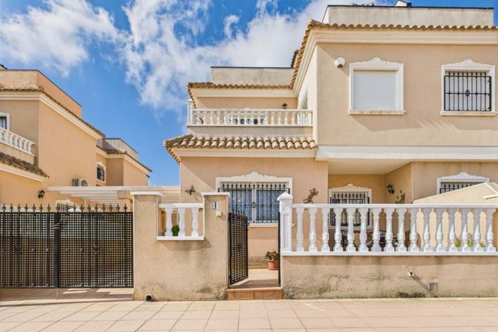 Image No.45-2 Bed Townhouse for sale