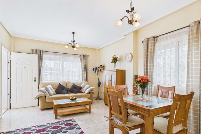 Image No.8-2 Bed Townhouse for sale