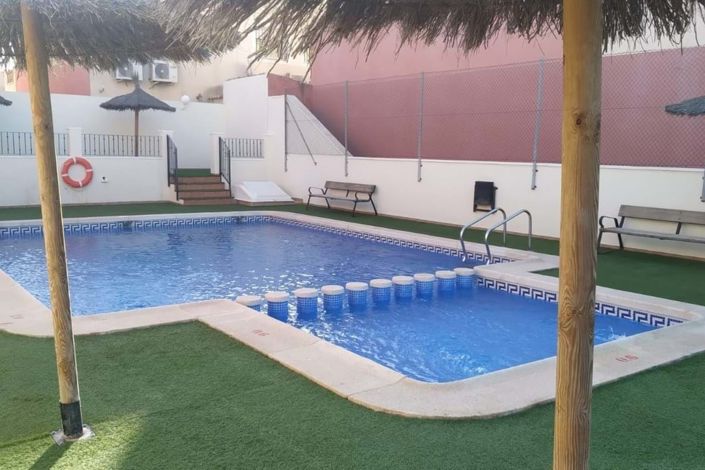 Image No.1-4 Bed Townhouse for sale