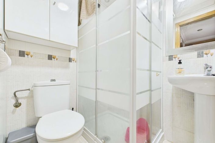 Image No.16-4 Bed Townhouse for sale