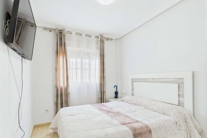 Image No.18-4 Bed Townhouse for sale