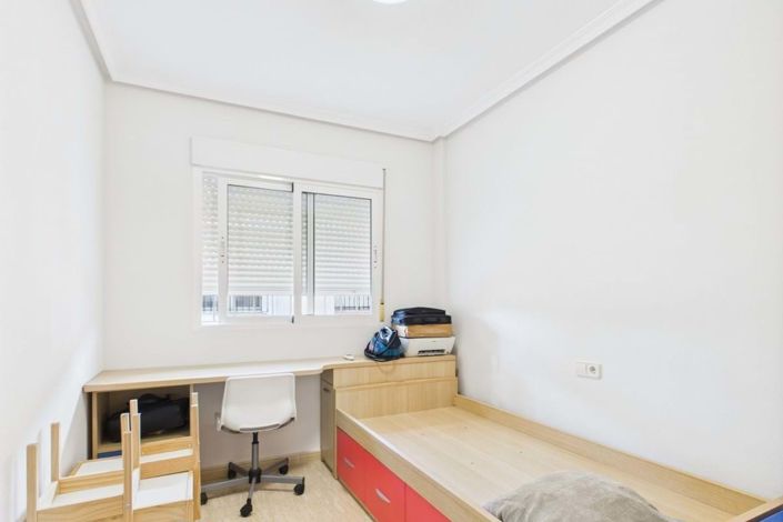 Image No.28-4 Bed Townhouse for sale