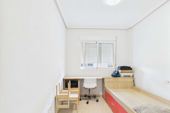 Image No.29-4 Bed Townhouse for sale