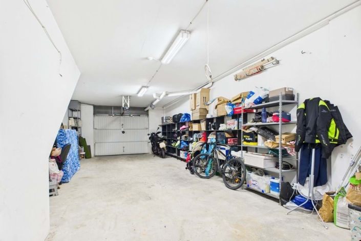 Image No.35-4 Bed Townhouse for sale