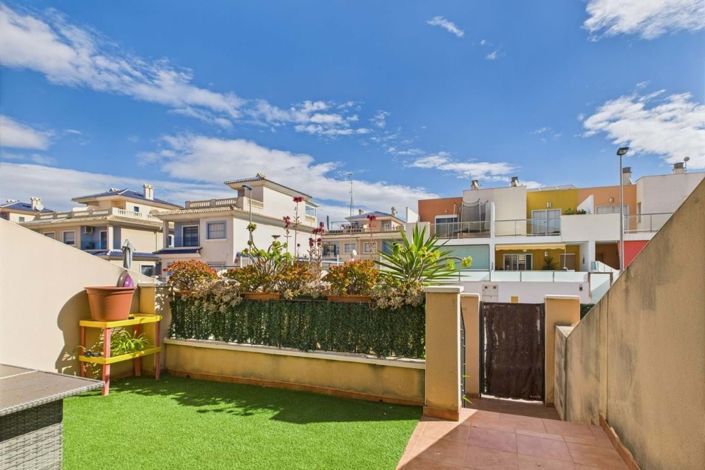 Image No.37-4 Bed Townhouse for sale