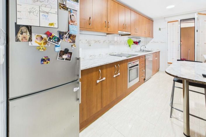 Image No.8-4 Bed Townhouse for sale