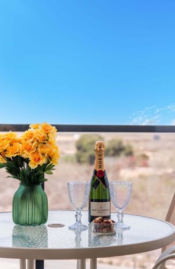 Image No.20-2 Bed Apartment for sale