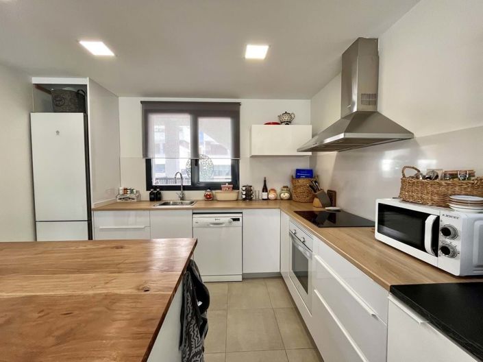 Image No.10-3 Bed Apartment for sale