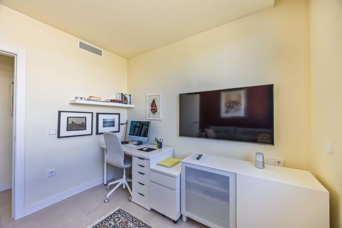 Image No.17-3 Bed Semi-Detached for sale