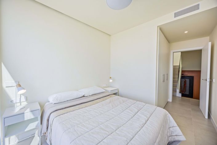 Image No.19-3 Bed Semi-Detached for sale