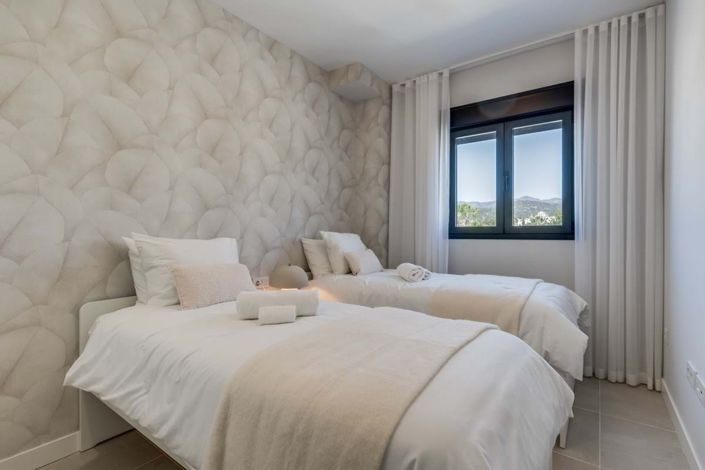 Image No.18-2 Bed Apartment for sale