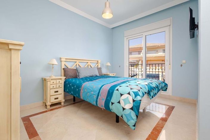 Image No.14-3 Bed Semi-Detached for sale