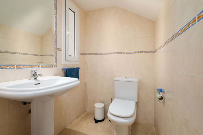 Image No.18-3 Bed Semi-Detached for sale