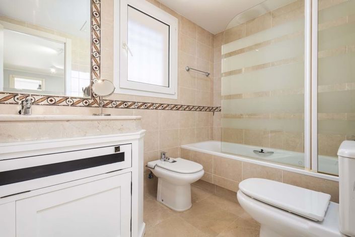 Image No.20-3 Bed Semi-Detached for sale