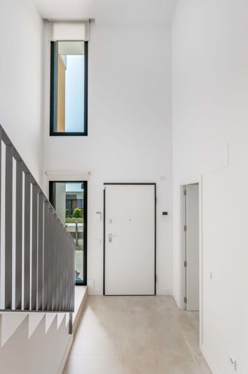 Image No.10-3 Bed Townhouse for sale