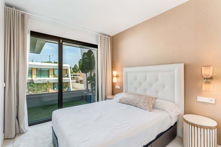 Image No.17-3 Bed Townhouse for sale