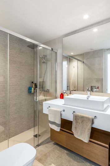 Image No.19-3 Bed Townhouse for sale